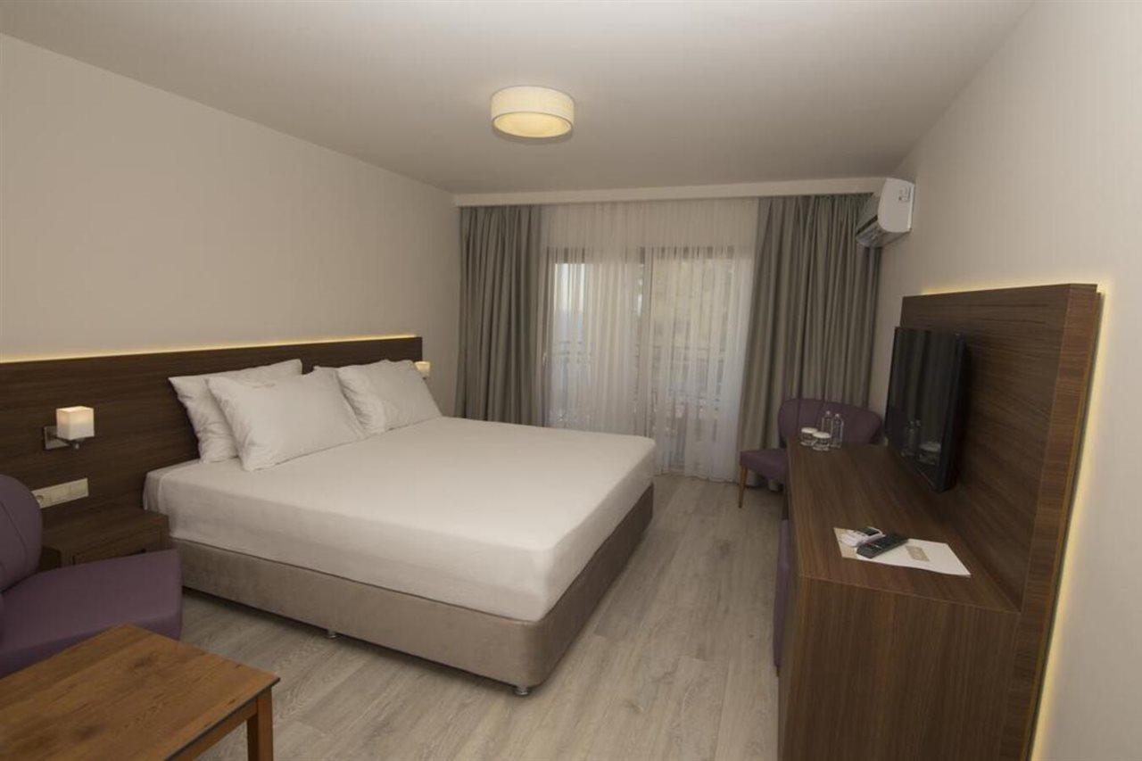 Neopol Hotel 库萨达斯 外观 照片