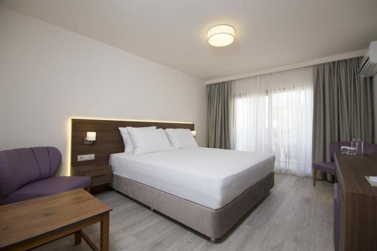 Neopol Hotel 库萨达斯 外观 照片