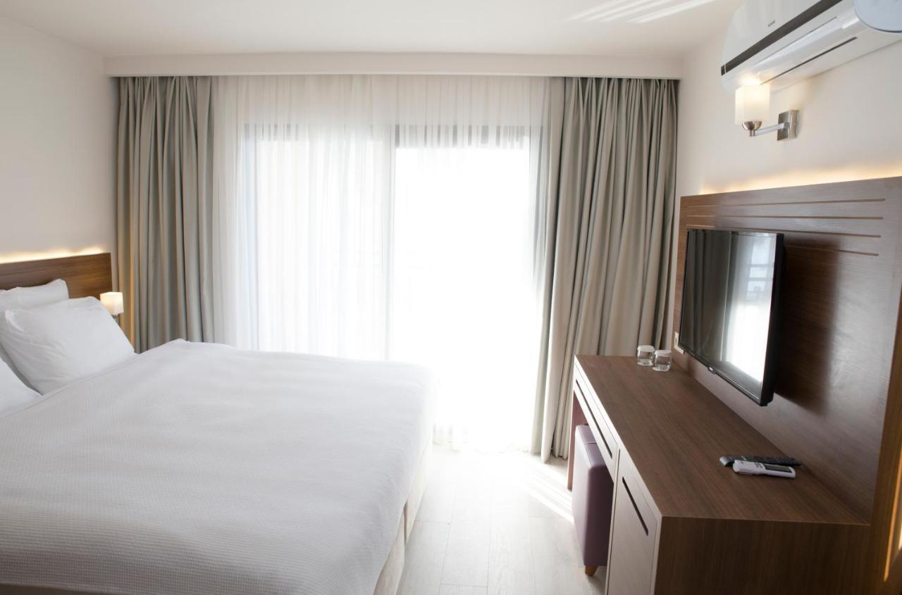 Neopol Hotel 库萨达斯 外观 照片