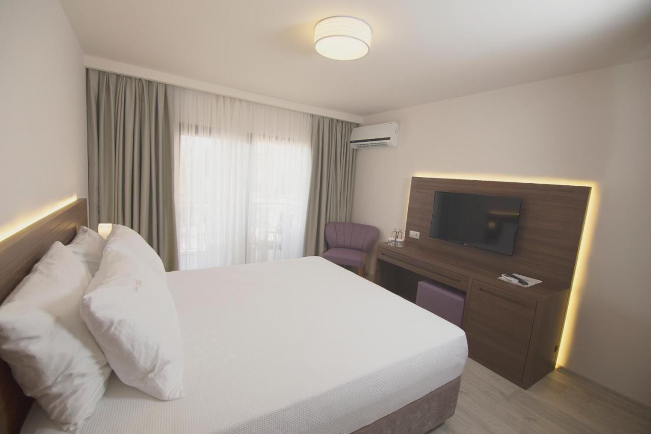 Neopol Hotel 库萨达斯 外观 照片